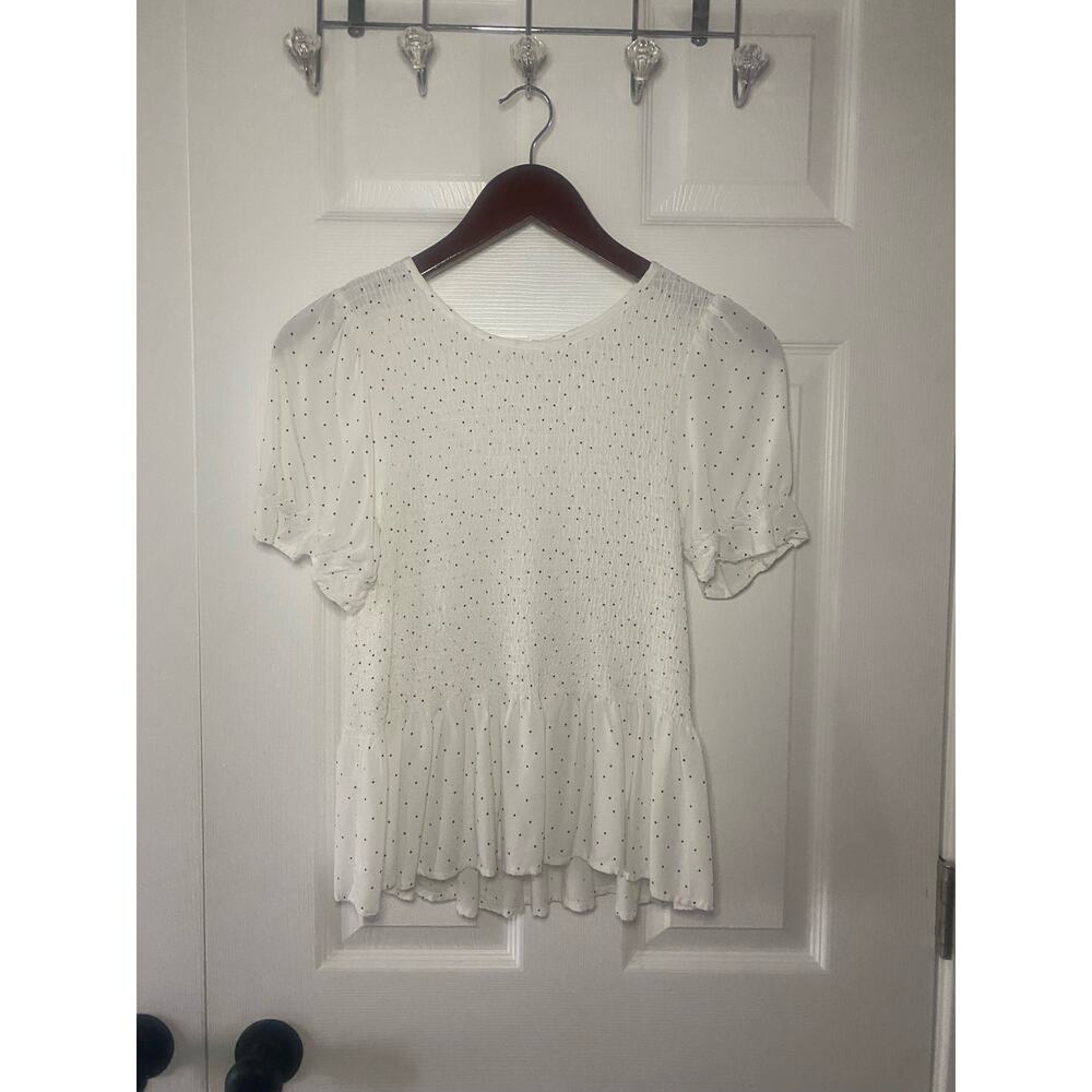 NWOT Mi Ami‎ Boutique Smocked Babydoll White Short Sleeve Blouse Size Medium